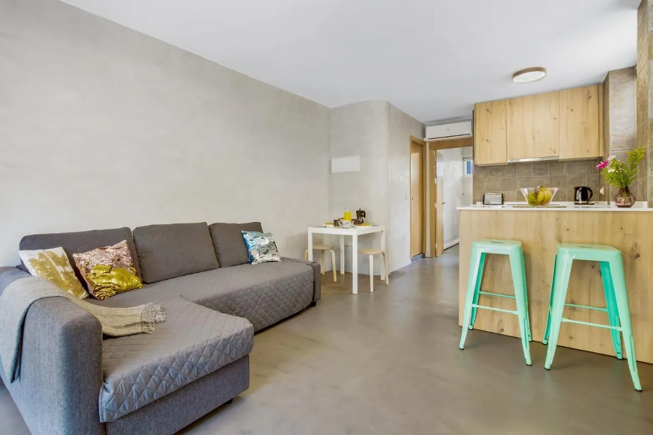 Carlos Beach Ground Floor Apartment & Parking 토레몰리노스