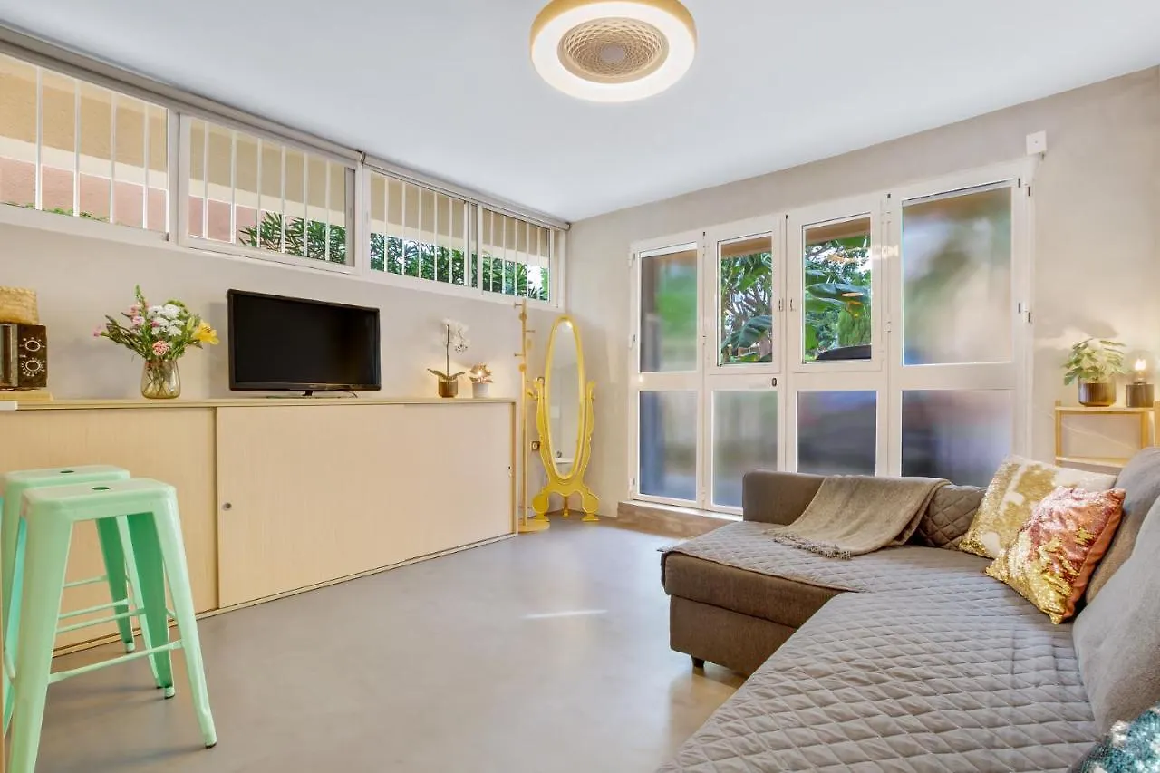 Carlos Beach Ground Floor Apartment & Parking 토레몰리노스